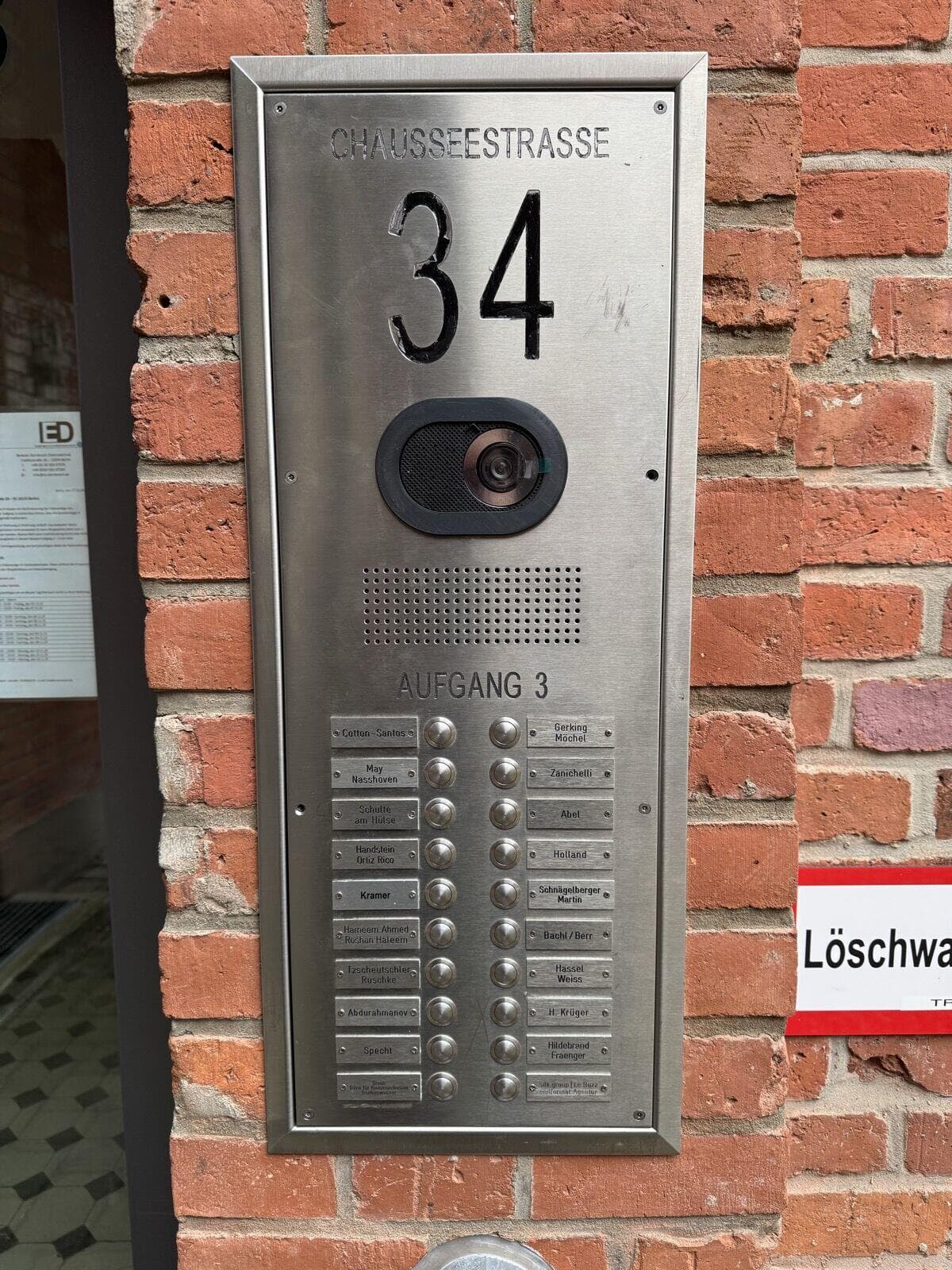 Video-Gegensprechanlage Chausseestraße 34 — Aufgang 3 mit 20 Parteien und HD-Videokamera